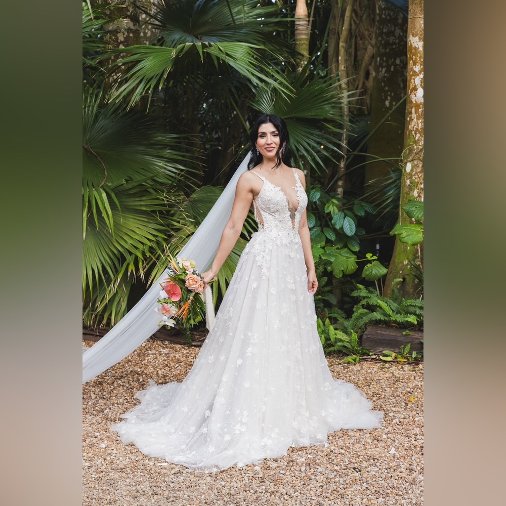 Galia Lahav G-204 Wedding Dress